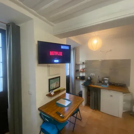 Casa Lovits - Cozy One-bedroom With Modern Comforts Apartment