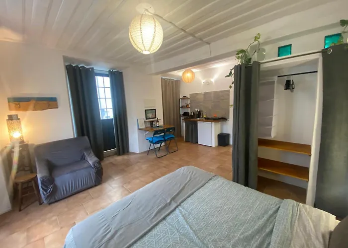 Lejlighed Casa Lovits - Cozy One-bedroom With Modern Comforts *